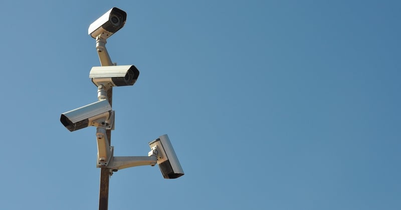 Pourquoi ma caméra est hors ligne ? 7 causes et solutions rapides